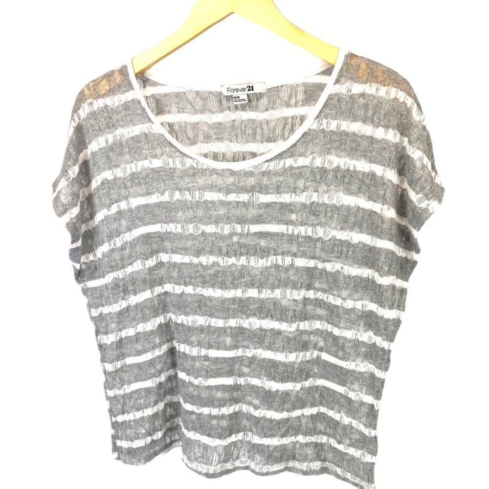 Forever 21 grey and white pointelle knit -M